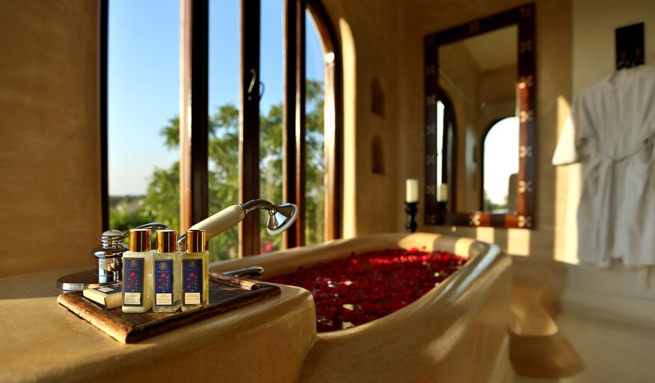 Hotel Mihir Garh à Rohat Extérieur photo