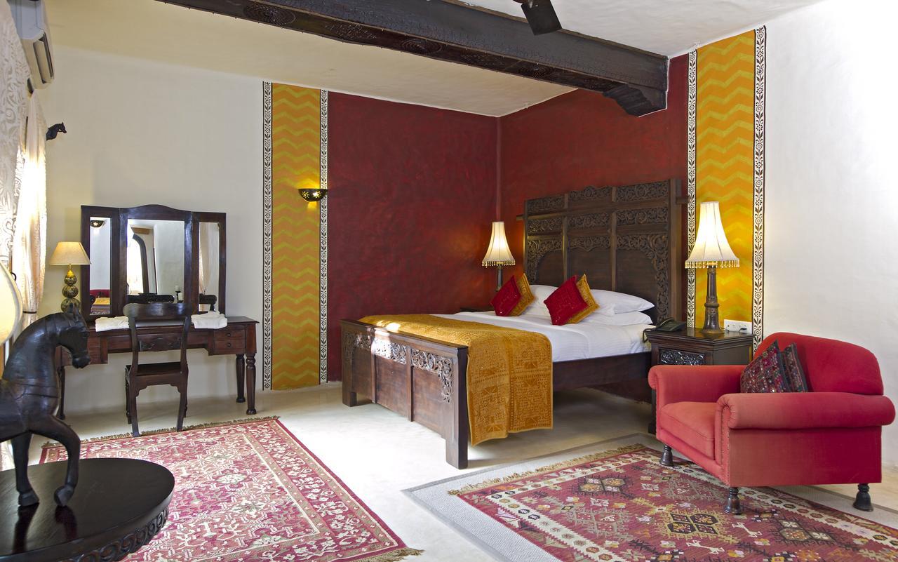 Hotel Mihir Garh à Rohat Extérieur photo