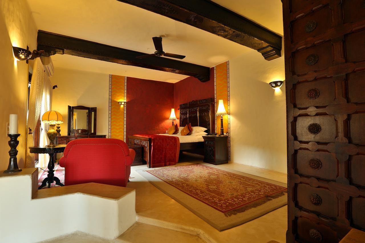 Hotel Mihir Garh à Rohat Extérieur photo